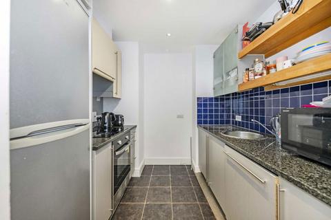 2 bedroom flat to rent, Assam Street, London E1