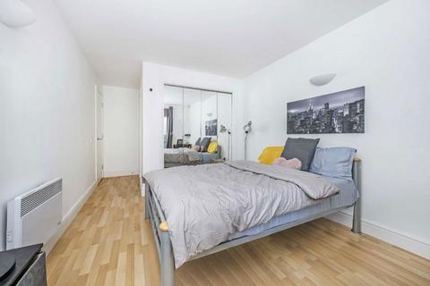 2 bedroom flat to rent, Assam Street, London E1