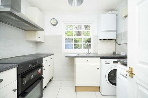 2 bedroom house to rent, Adelina Grove, London E1