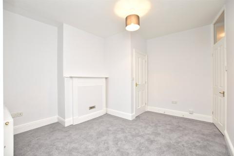 3 bedroom end of terrace house to rent, Wellsway, Somerset BA2