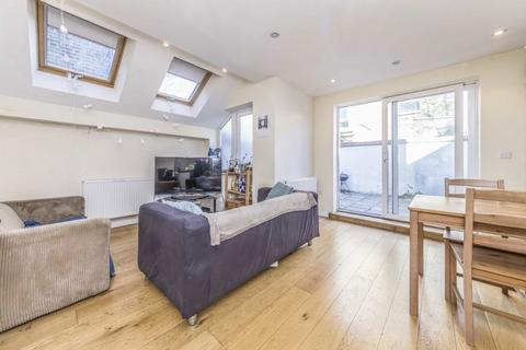 4 bedroom flat to rent, Kepler Road, London SW4