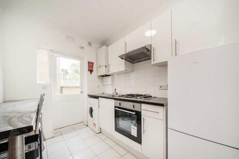 3 bedroom house to rent, Littlebury Road, London SW4