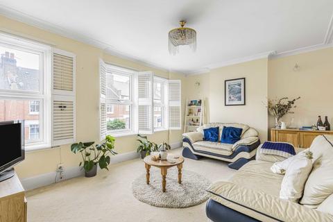 4 bedroom house to rent, Kingswood Road, London SW2