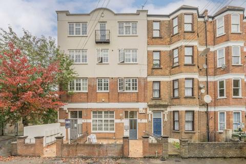 3 bedroom flat to rent, Brighton Terrace, London SW9