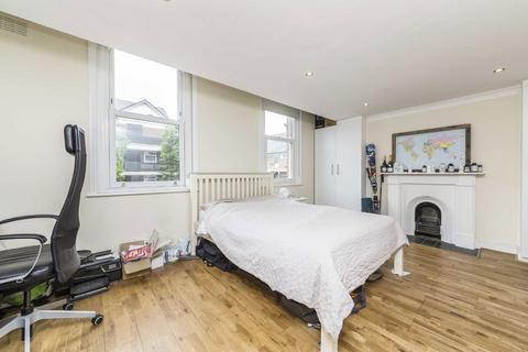 3 bedroom flat to rent, Landor Road, London SW9