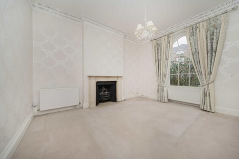 6 bedroom house to rent, Old Town, London SW4