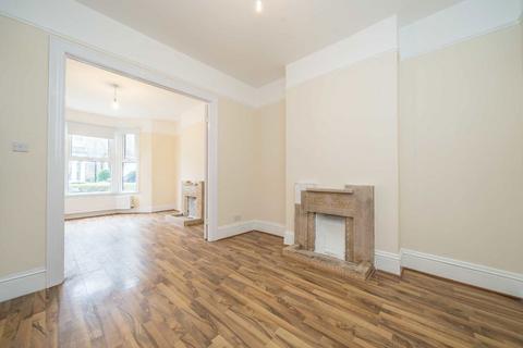 4 bedroom house to rent, Solon Road, London SW2