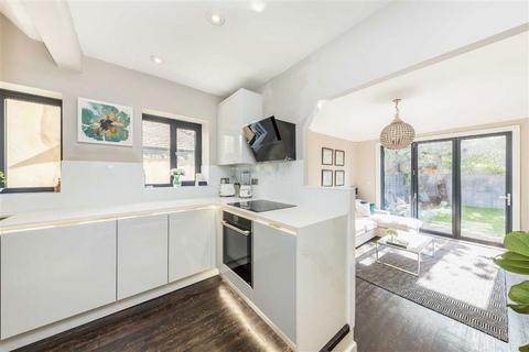 2 bedroom maisonette for sale, Fontenoy Road, London SW12