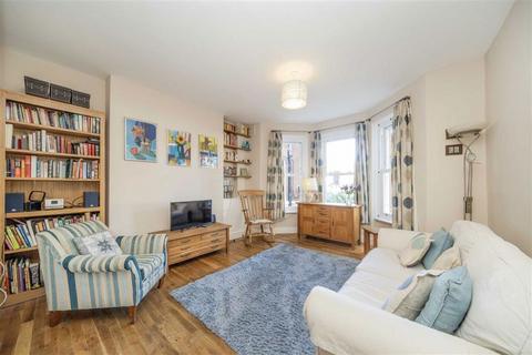 2 bedroom flat for sale, Elms Crescent, London SW4