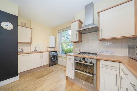 2 bedroom flat for sale, Elms Crescent, London SW4