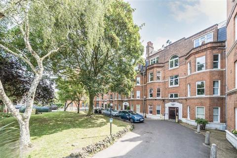 Elms Crescent, London SW4