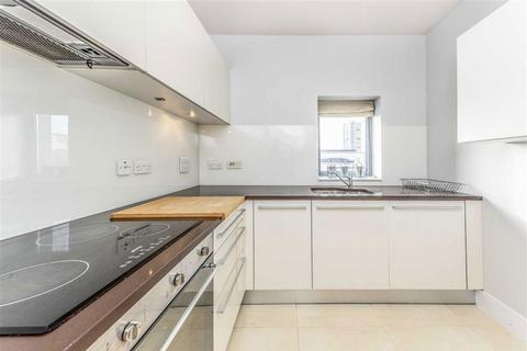 2 bedroom flat for sale, Corben Mews, London SW8