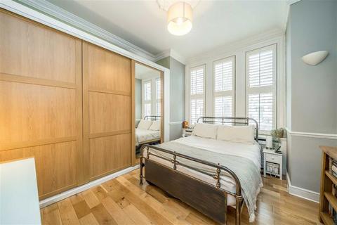 1 bedroom flat for sale, Cavendish Road, London SW12