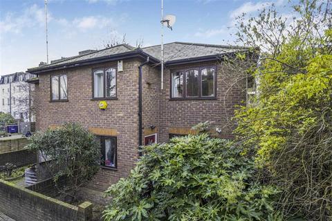 3 bedroom semi-detached house for sale, Slievemore Close, London SW4