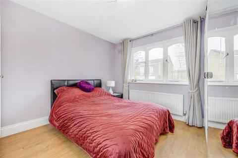 3 bedroom semi-detached house for sale, Slievemore Close, London SW4