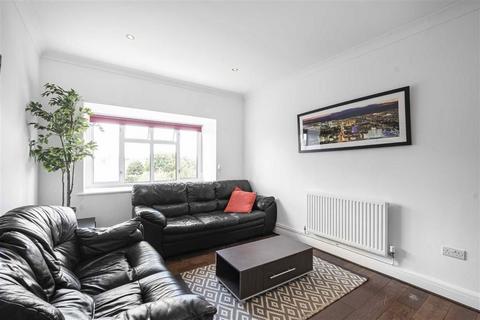 4 bedroom flat for sale, Kings Avenue, London SW4