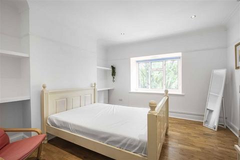 4 bedroom flat for sale, Kings Avenue, London SW4