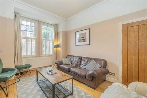 2 bedroom maisonette for sale, Hambalt Road, London SW4