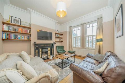 2 bedroom maisonette for sale, Hambalt Road, London SW4