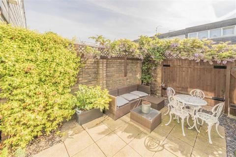 16 Ramilles Close, London, SW2 5DG