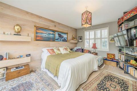 24 Abbeville Road, London, SW4 9NH