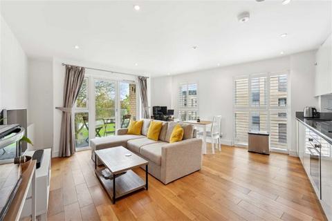 1 bedroom flat for sale, Fairbourne Road, London SW4