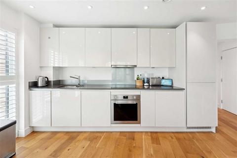 1 bedroom flat for sale, Fairbourne Road, London SW4