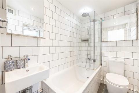 16 Wingford Road, London, SW2 4DS