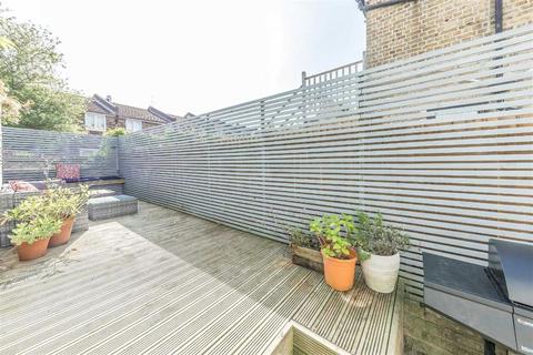 16 Wingford Road, London, SW2 4DS