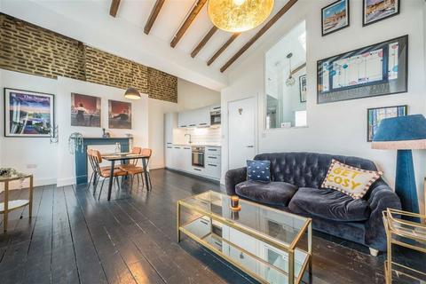 2 bedroom flat for sale, Wandsworth Road, London SW8