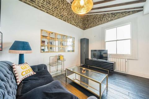 2 bedroom flat for sale, Wandsworth Road, London SW8