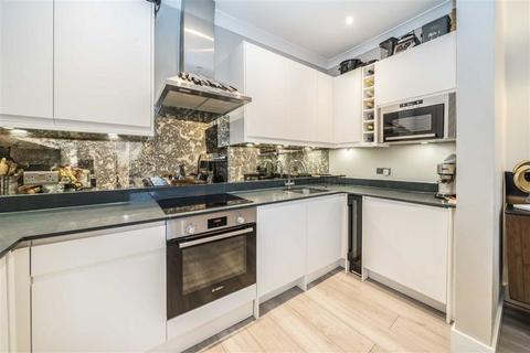 2 bedroom flat for sale, Cavendish Road, London SW12