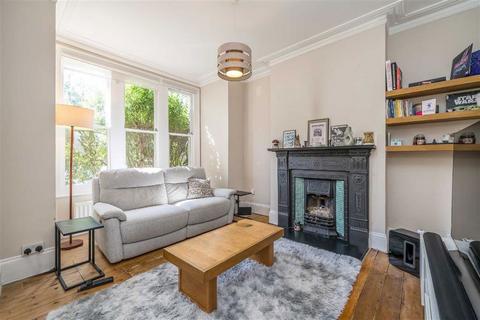 2 bedroom maisonette for sale, Yukon Road, London SW12