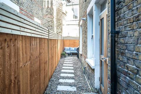 21 Yukon Road, London, SW12 9PY