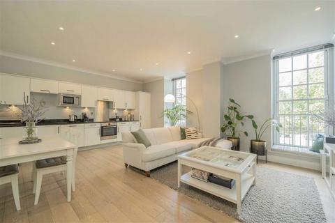 1 bedroom flat for sale, Clapham Common South Side, London SW4