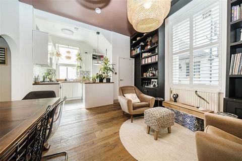 2 bedroom flat for sale, Brixton Hill, London SW2