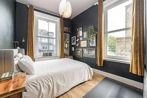 2 bedroom flat for sale, Brixton Hill, London SW2