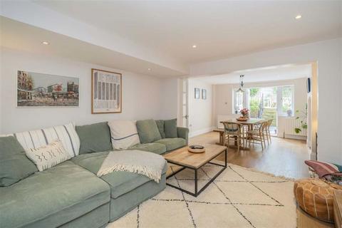 82b Upper Tulse Hill, London, SW2 2RP