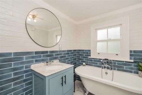 82b Upper Tulse Hill, London, SW2 2RP