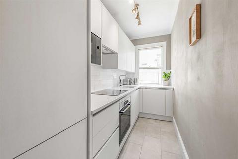 2 bedroom flat for sale, St. Luke's Avenue, London SW4