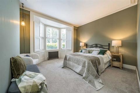 2 bedroom maisonette for sale, Wandsworth Road, London SW8