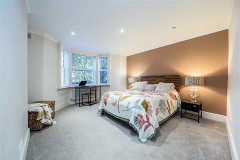 2 bedroom maisonette for sale, Wandsworth Road, London SW8