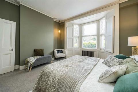 2 bedroom maisonette for sale, Wandsworth Road, London SW8