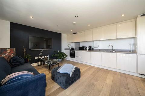 1 bedroom flat for sale, Bicycle Mews, London SW4