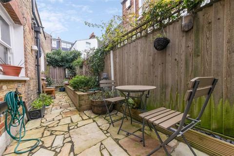 6a Mandalay Road, London, SW4 9ED