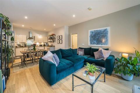 2 bedroom maisonette for sale, Old Devonshire Road, London SW12