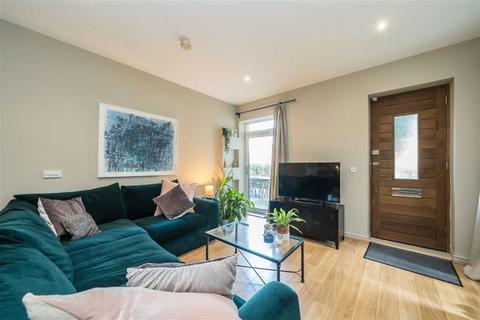 2 bedroom maisonette for sale, Old Devonshire Road, London SW12