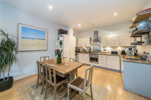 2 bedroom maisonette for sale, Old Devonshire Road, London SW12