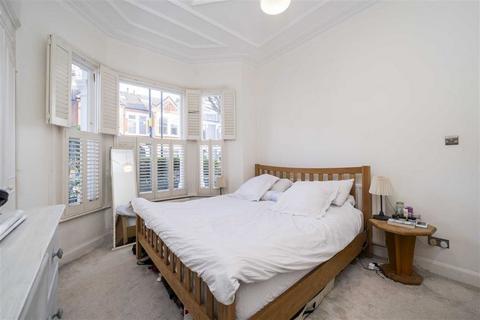 2 bedroom flat for sale, Englewood Road, London SW12