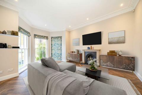 3 bedroom flat to rent, Windmill Drive, London SW4